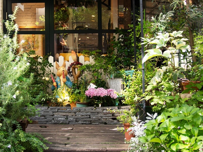 Pater Rabbit Garden Cafe in Tokkyo - Front entrance 