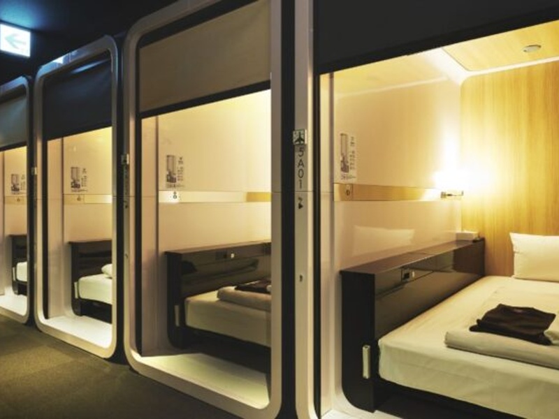 capsule hotel osaka - first cabin